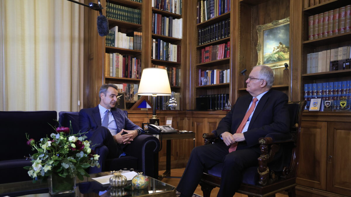 O Κυριάκος Μητσοτάκης και ο Κωνσταντίνος Τασούλας