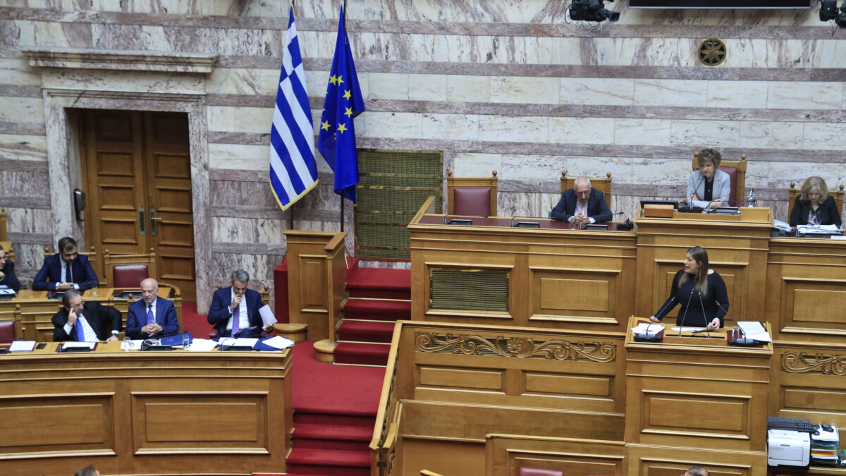 Συζήτηση προ Ημερησίας Διατάξεως, με πρωτοβουλία του Αρχηγού της Αξιωματικής Αντιπολίτευσης και Προέδρου της Κοινοβουλευτικής Ομάδας ΠΑΣΟΚ-ΚΙΝΗΜΑ ΑΛΛΑΓΗΣ, Νίκου Ανδρουλάκη, σε επίπεδο Προέδρων Κοινοβουλευτικών Ομάδων, "για την κατάσταση του Κράτους Δικαίου, των Θεσμών και της λειτουργίας του Κοινοβουλίου στην Ελλάδα", Πέμπτη 16 Απριλίου 2026.    (ΓΙΩΡΓΟΣ ΚΟΝΤΑΡΙΝΗΣ