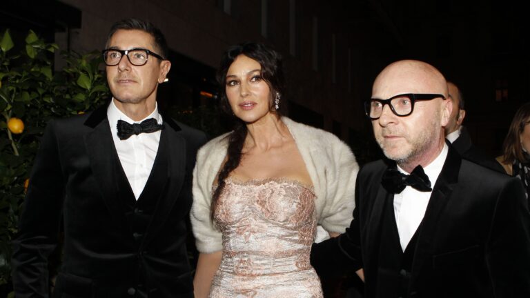 Η Μόνικα Μπελούτσι ανάμεσα στους Ντομένικο Ντόλτσε (δεξιά) και Στέφανο Γκαμπάνα (αριστερά)