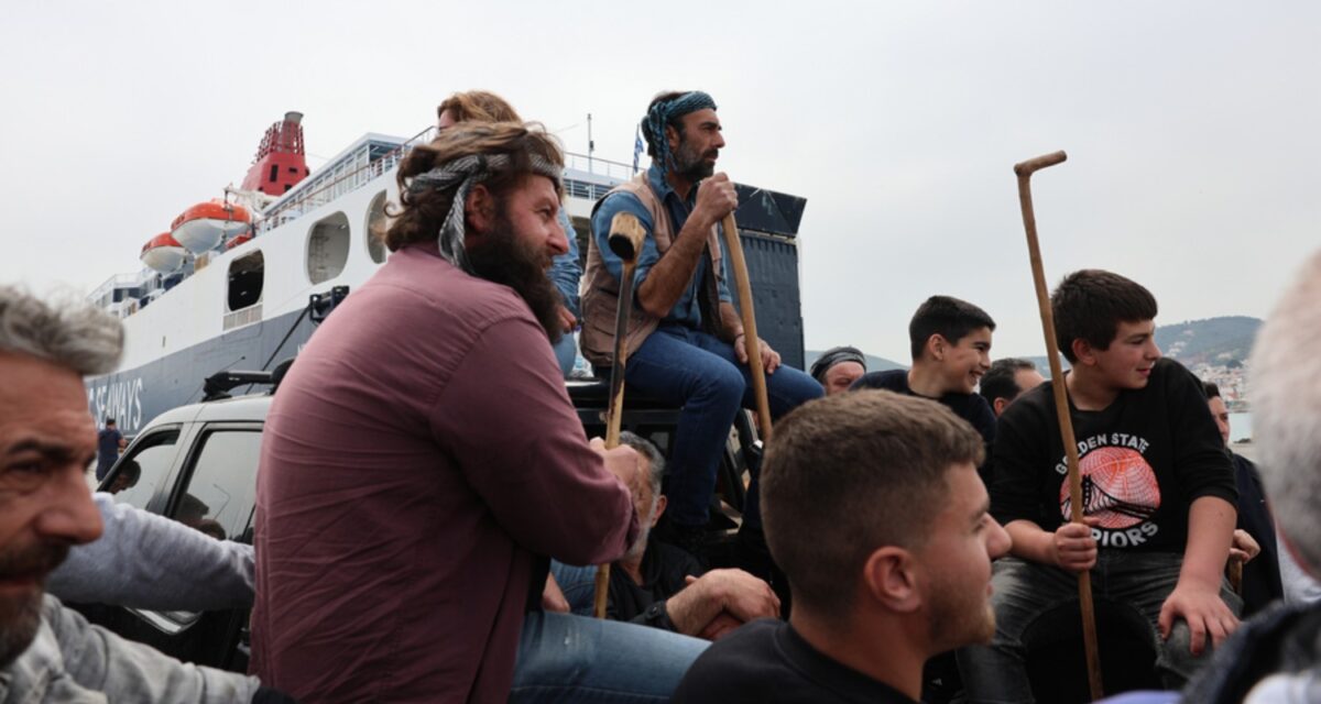 Μυτιλήνη: Για 6η ημέρα μπλοκάρουν το λιμάνι οι κτηνοτρόφοι - Συνεχίζουν τις κινητοποιήσεις