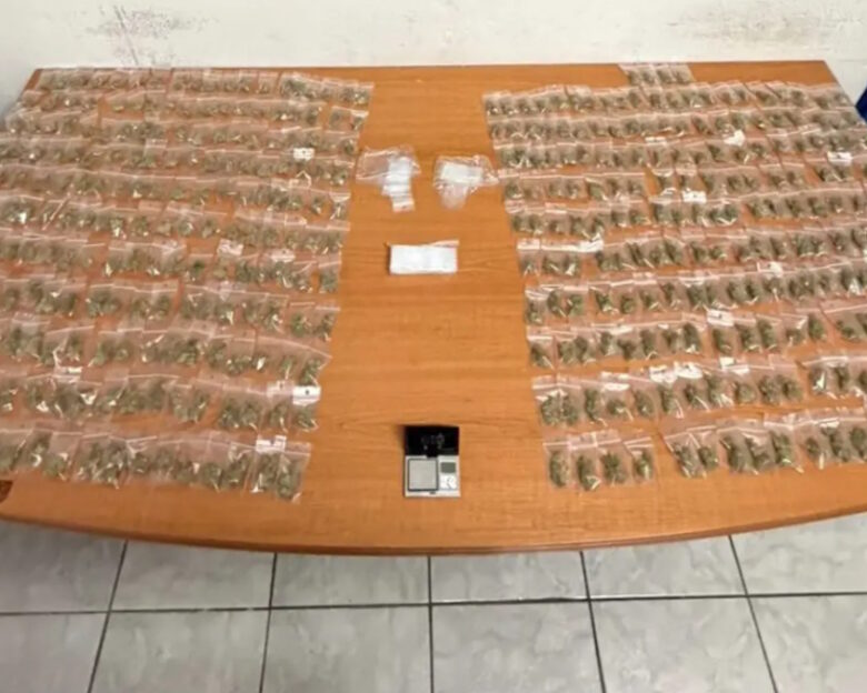 30χρονος έκρυβε ναρκωτικά σε θερμός