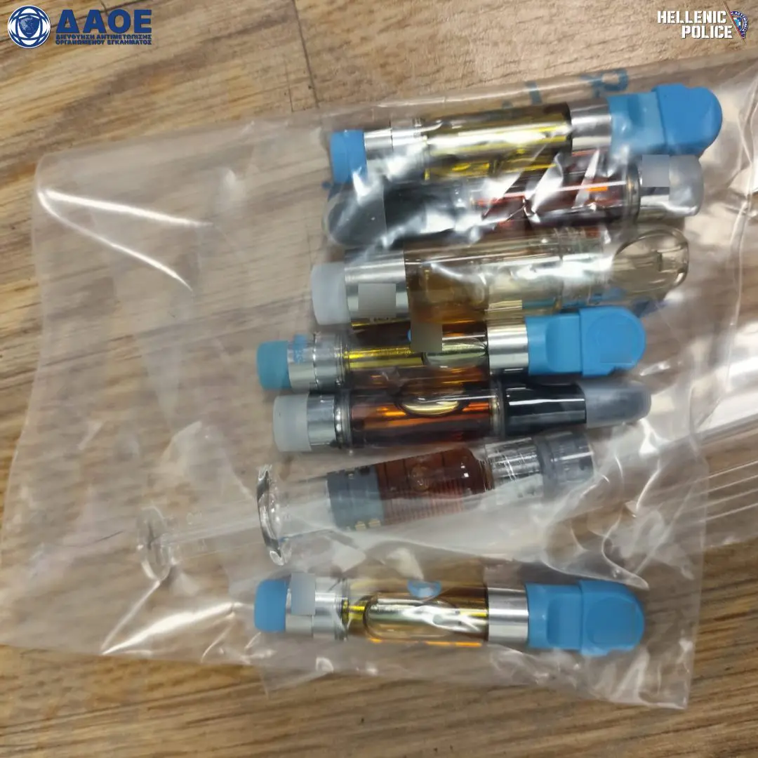 Συνελήφθη σωφρονιστικός υπάλληλος που εισήγαγε ναρκωτικά και συσκευές ατμίσματος κάνναβης, από ΗΠΑ, Ισπανία, Βρετανία