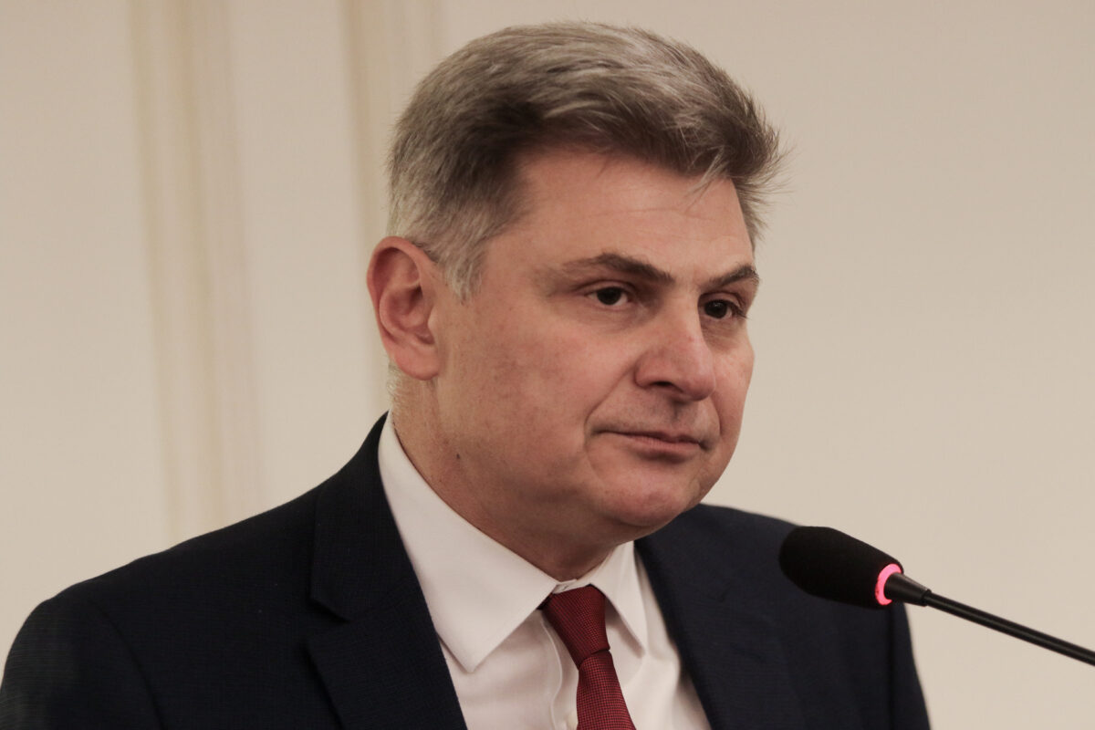 Ο Νικόλας Φαραντούρης στο ΠΑΣΟΚ: «Ενώνω τη φωνή μου για διαφάνεια και πολιτική αλλαγή»