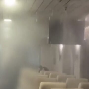 Επιβάτης άναψε τσιγάρο στο πλοίο «Νήσος Σάμος» και ενεργοποίησε το σύστημα πυρόσβεσης, προκαλώντας έντονη αναστάτωση