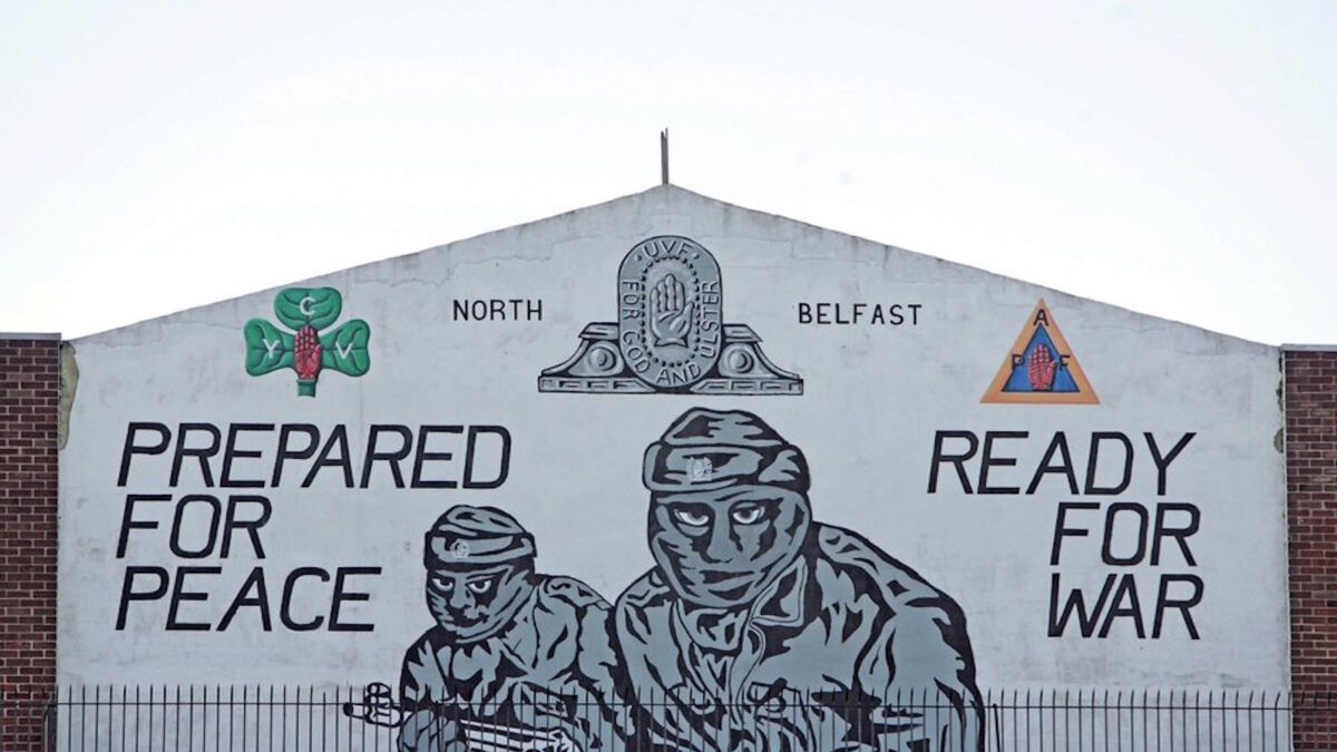 Τοιχογραφία στο Μπέλφαστ για τον IRA