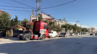 Η νταλίκα που παρέσυρε τη γυναίκα