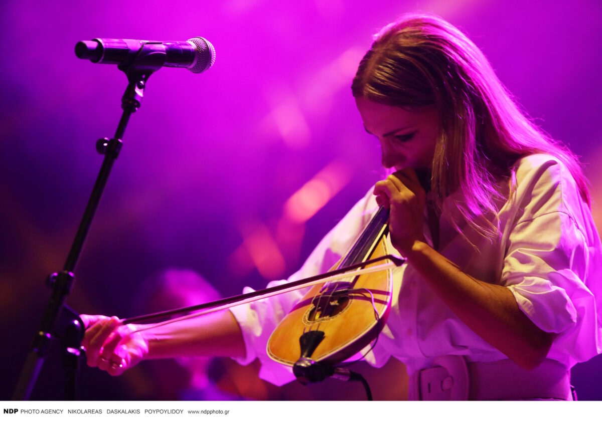 Γεωργία Νταγάκη: Η μουσικός που καθήλωσε με τη λύρα της πριν τον τελικό Κυπέλλου - «Δεν επιλέγουμε τη μοίρα μας»