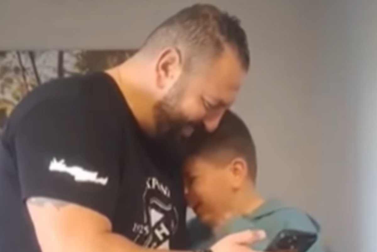 ΟΦΗ: Ξέσπασε σε κλάματα μικρός οπαδός των Κρητικών για την παρουσία του στον τελικό του Κυπέλλου Ελλάδας Betsson