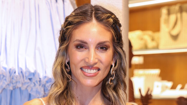 Αθηνά Οικονομάκου