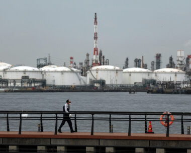 FILE PHOTO: An oil refinery in the Keihin Industrial Zone in Kawasaki, south of Tokyo, Japan March 17, 2026. REUTERS/Issei Kato/File Photo