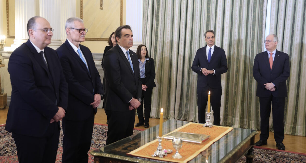 Η ορκωμοσία Σχοινά, Λαζαρίδη και Τουρνά