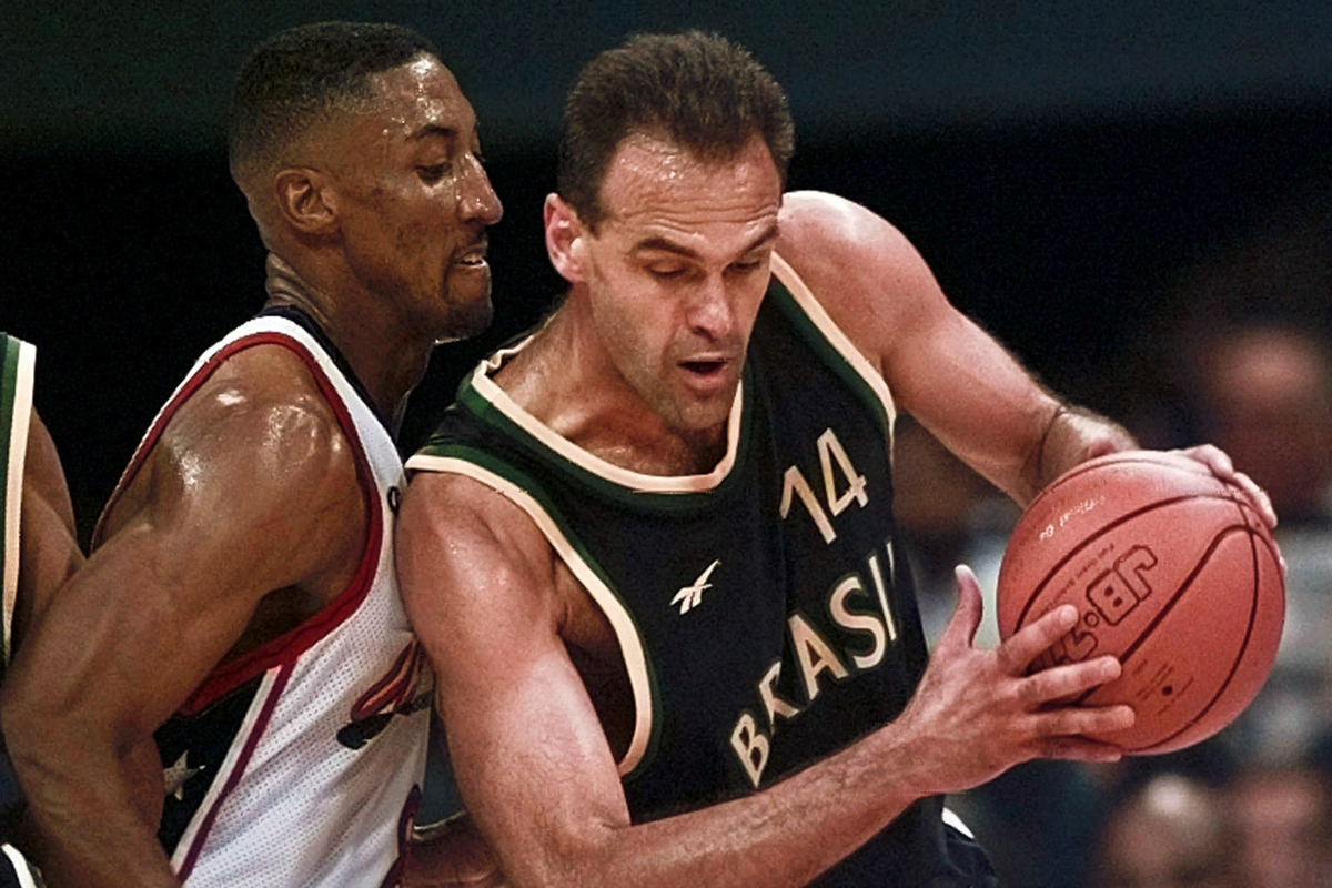 Πέθανε ο θρυλικός μπασκετμπολίστας Όσκαρ Σμιντ - Θρήνος στο παγκόσμιο μπάσκετ