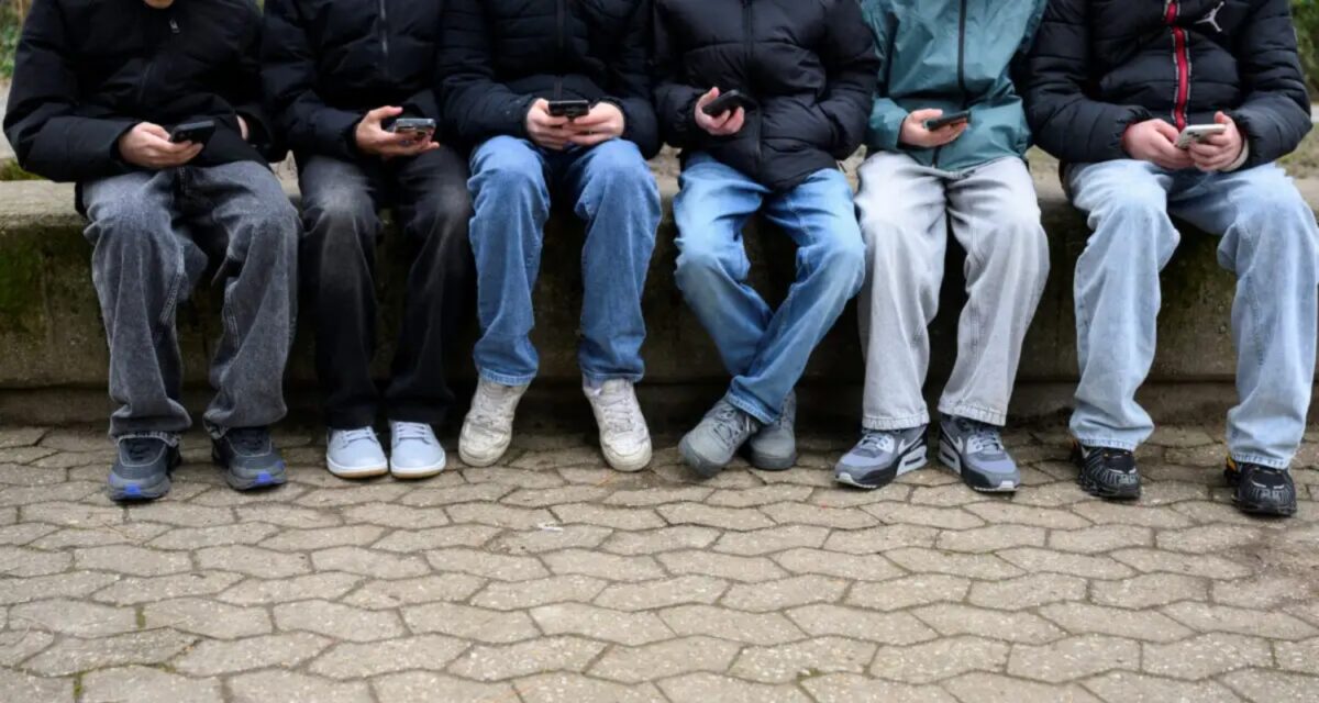 ΕΕ: Αναποτελεσματικό το σύστημα της Meta για την προστασία ανηλίκων στα social media