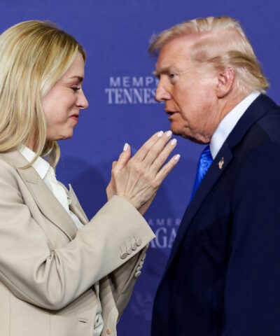 Παμ Μπόντι και Ντόναλντ Τραμπ