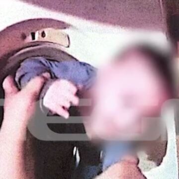 Καρέ από το βίντεο που δείχνει τον Παναγιωτάκη μέσα στο πλυντήριο