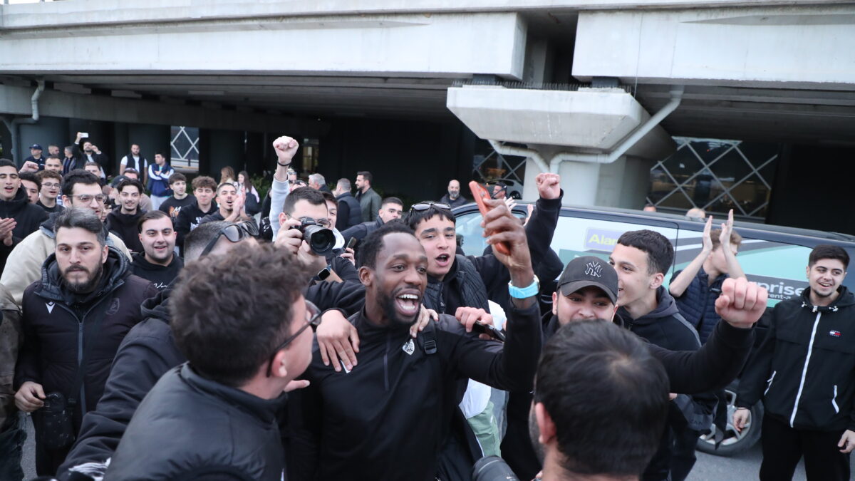 Αποθέωση στο αεροδρόμιο Μακεδονία