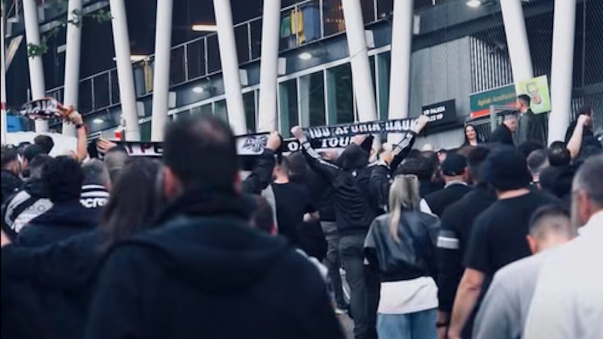 ΠΑΟΚ: Οι οπαδοί του έφτασαν στην έδρα της Μπιλμπάο φωνάζοντας συνθήματα