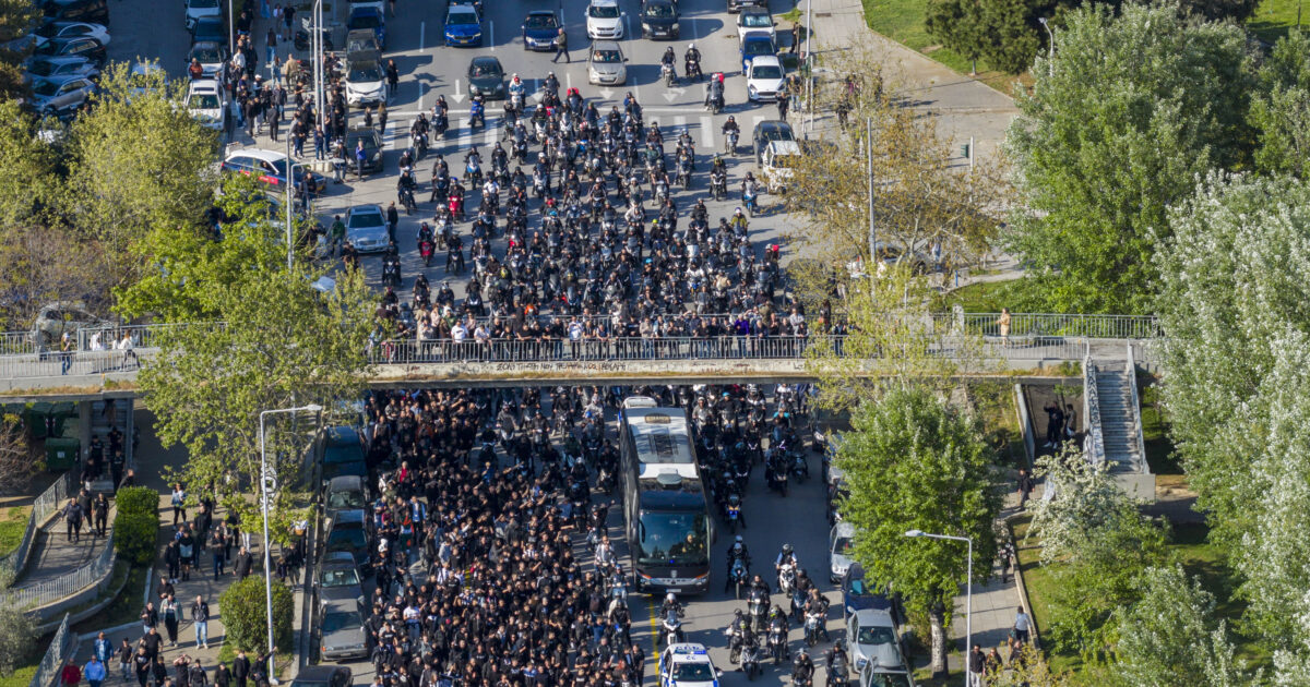 ΑΕΚ – ΠΑΟΚ: Παρουσία οπαδών αναχώρησε η αποστολή του «δικεφάλου του Βορρά» για την Allwyn Arena