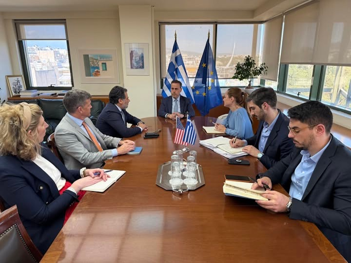 Συνάντηση Παπασταύρου με τον απεσταλμένο των ΗΠΑ για την ενέργεια - Στο επίκεντρο ο Κάθετος Διάδρομος
