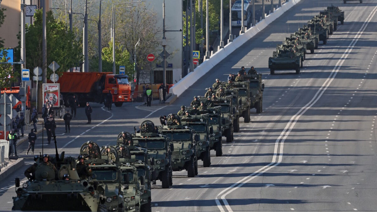 Θωρακισμένα οχήματα σε ρωσική στρατιωτική παρέλαση