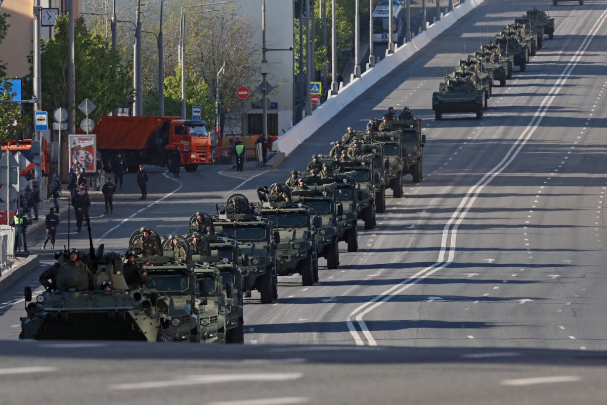 Θωρακισμένα οχήματα σε ρωσική στρατιωτική παρέλαση