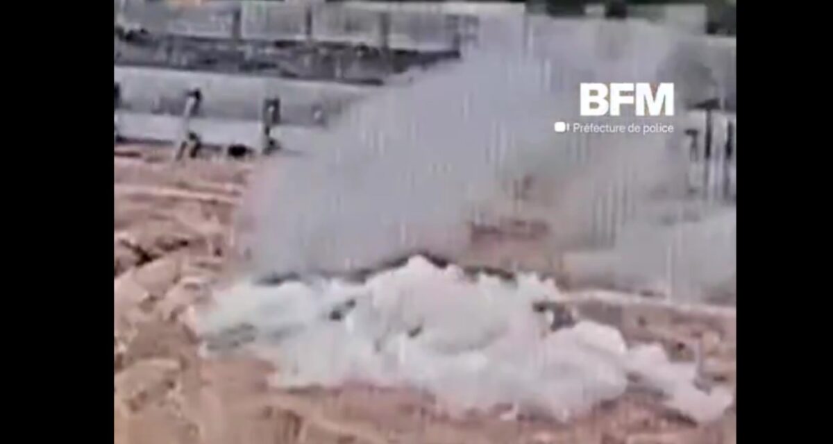 Βίντεο με την ελεγχόμενη έκρηξη τεράστιας βόμβας του Β' Παγκοσμίου Πολέμου