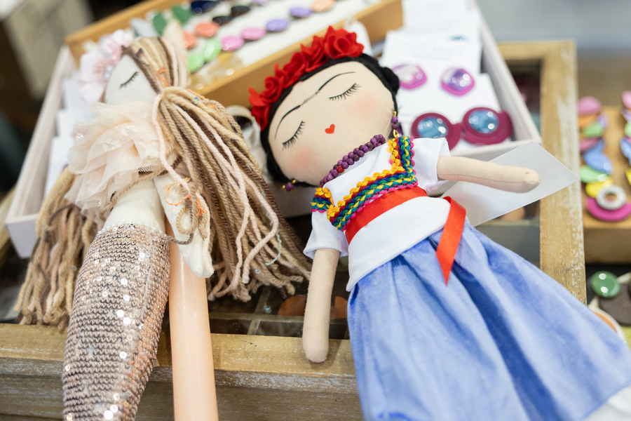 Πασχαλινές λαμπάδες οι οποίες είναι φτιαγμένες στο χέρι