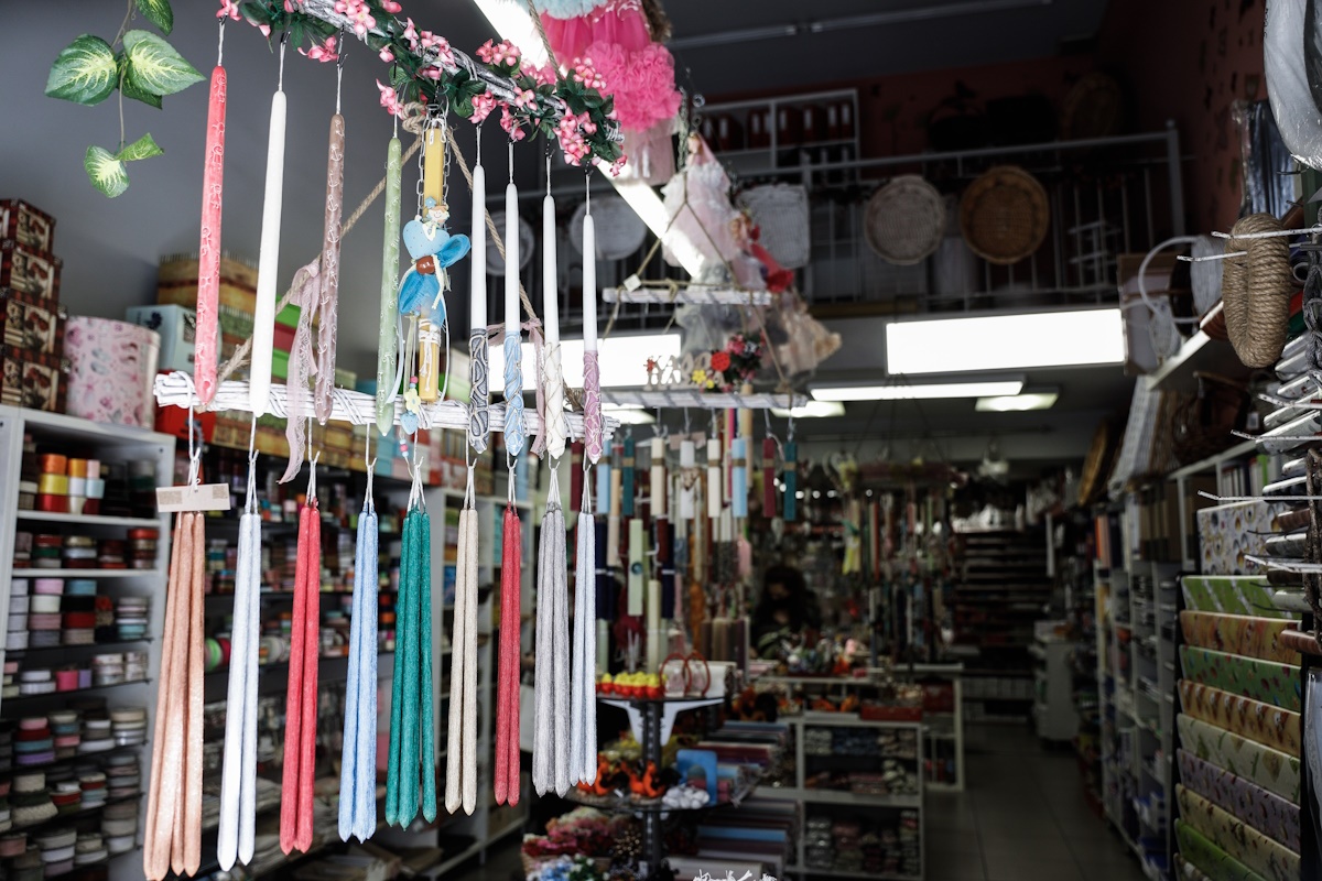 Πασχαλινές λαμπάδες σε κατάστημα