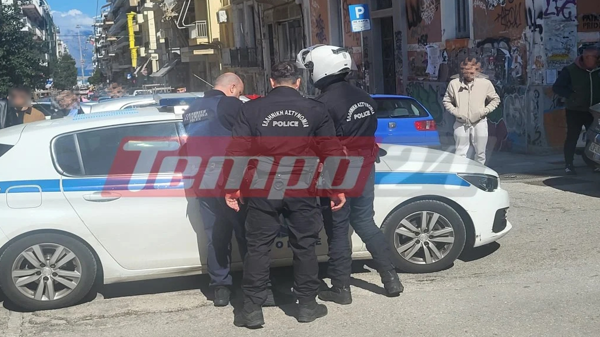 Ημίγυμνος άνδρας απειλούσε τους περαστικούς στο κέντρο της Πάτρας