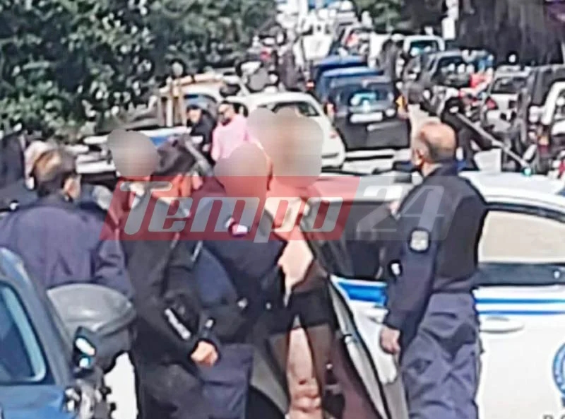 Ημίγυμνος άνδρας απειλούσε τους περαστικούς στο κέντρο της Πάτρας