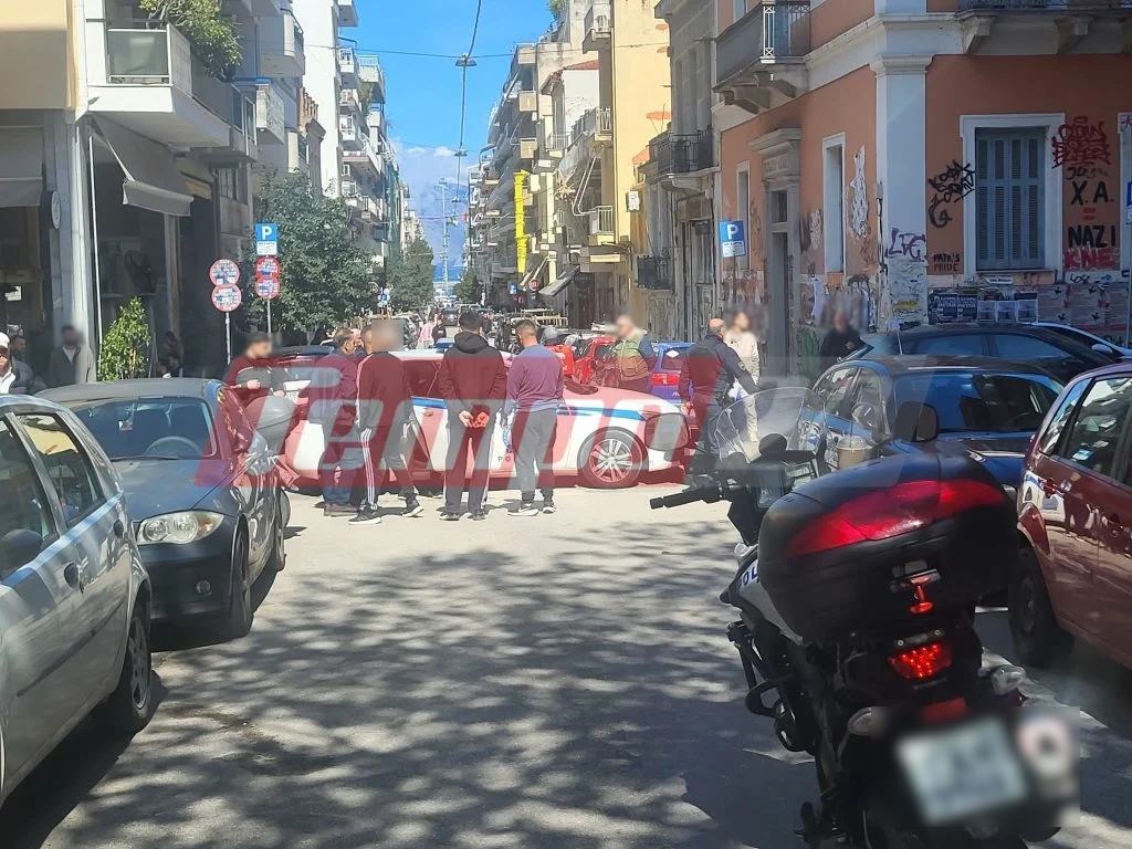 Ημίγυμνος άνδρας απειλούσε τους περαστικούς στο κέντρο της Πάτρας