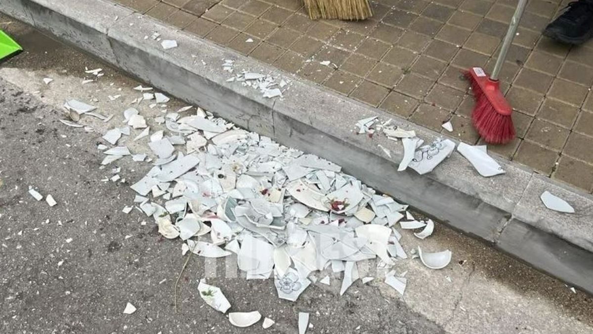 Σπασμένα πιάτα στους δρόμους της Πάτρας για την πρώτη Ανάσταση