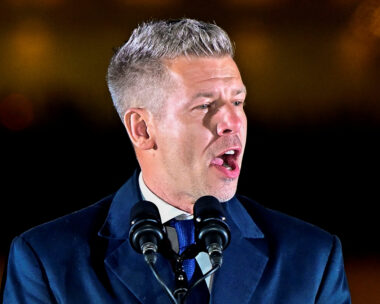 O Ο Πέτερ Μέγιaρ