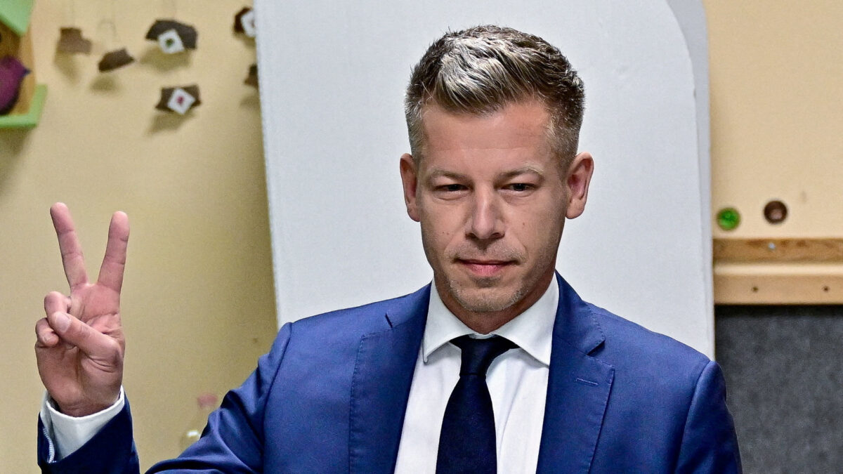 FILE PHOTO: Peter Magyar, leader of the opposition Tisza party, gestures after casting his vote during the Hungarian parliamentary election in Budapest, Hungary, April 12, 2026. REUTERS/Marton Monus/File Photo