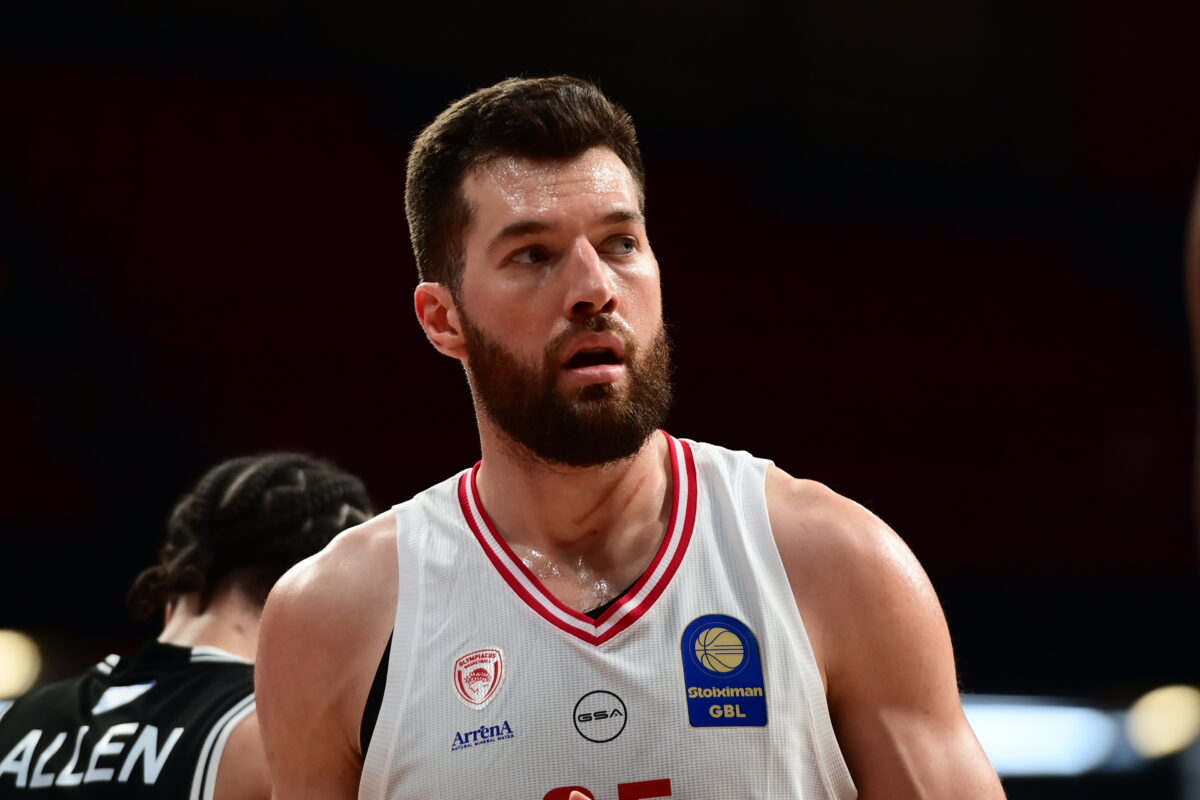 Ο Άλεκ Πίτερς