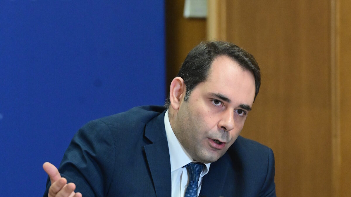 Θάνος Πετραλιάς