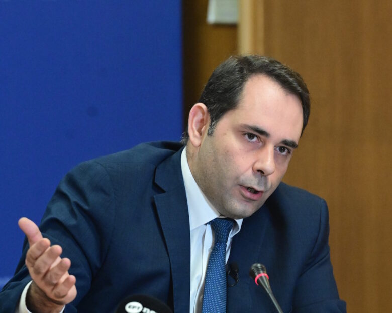 Θάνος Πετραλιάς