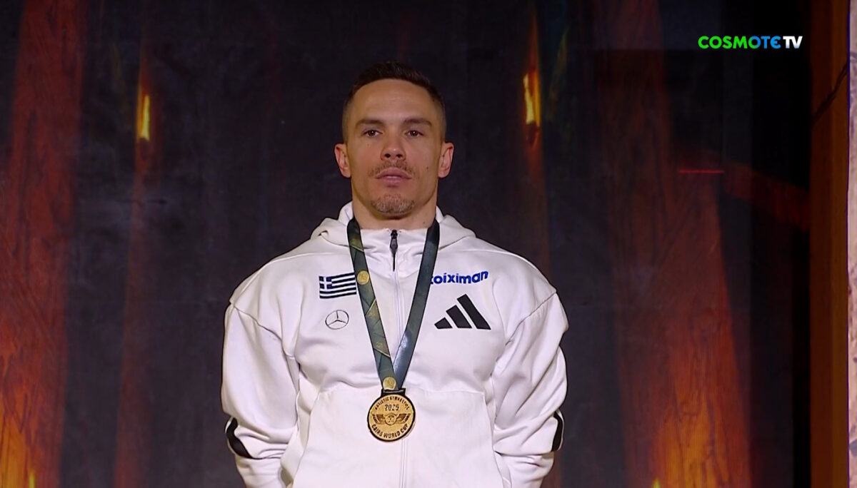 Λευτέρης Πετρούνιας: Η απονομή του χρυσού μεταλλίου και η ανάκρουση του εθνικού ύμνου στο Κάιρο