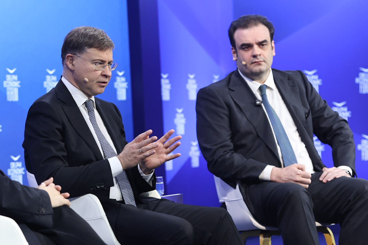 Ντομπρόβσκις - Πιερρακάκης: Προσωρινά και στοχευμένα μέτρα απέναντι στο στασιμοπληθωριστικό σοκ