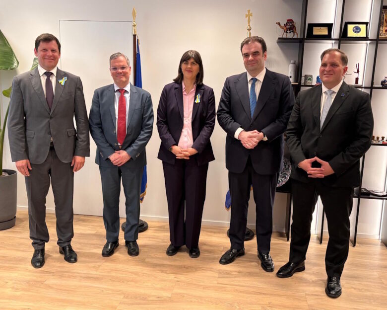 Συνάντηση Πιερρακάκη – Κοβέσι στην ΑΑΔΕ για τα τελωνεία