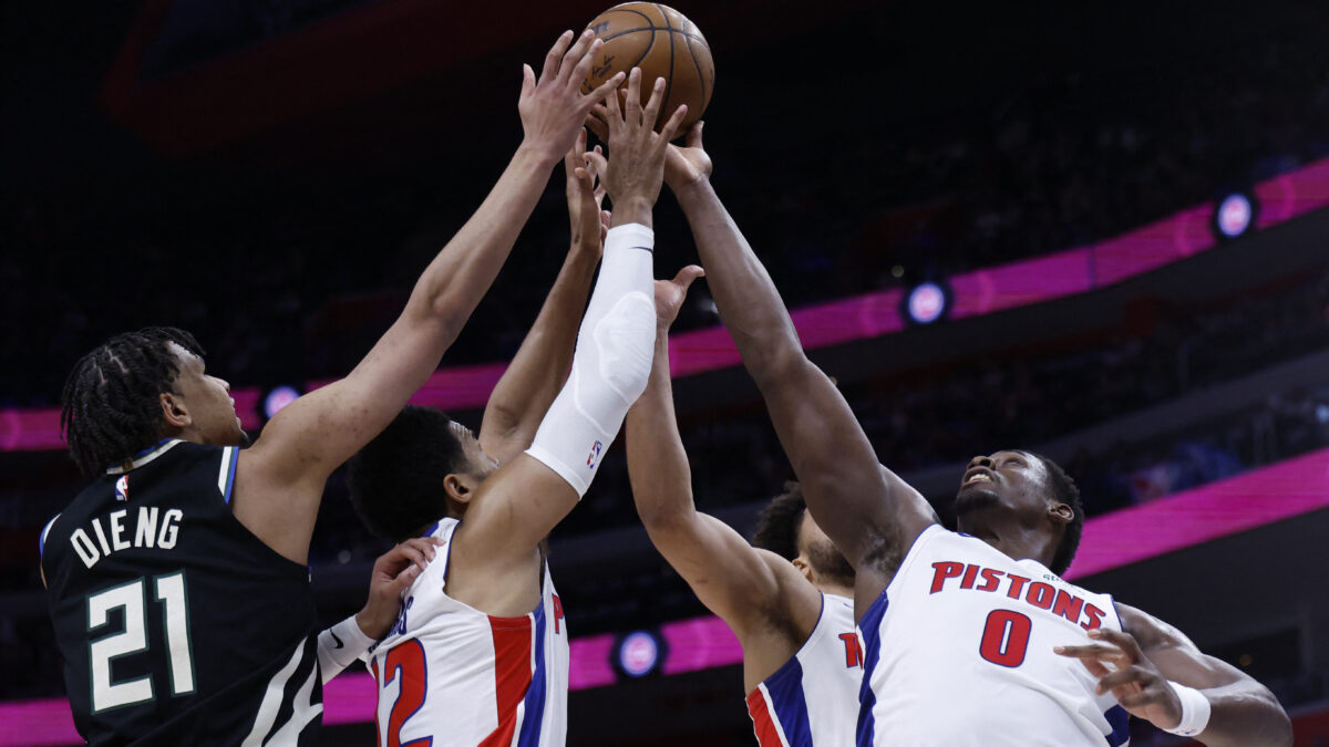 Πίστονς - Μπακς