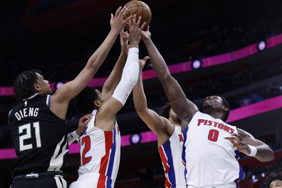 Πίστονς - Μπακς