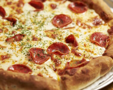 pizza with ham and cheese