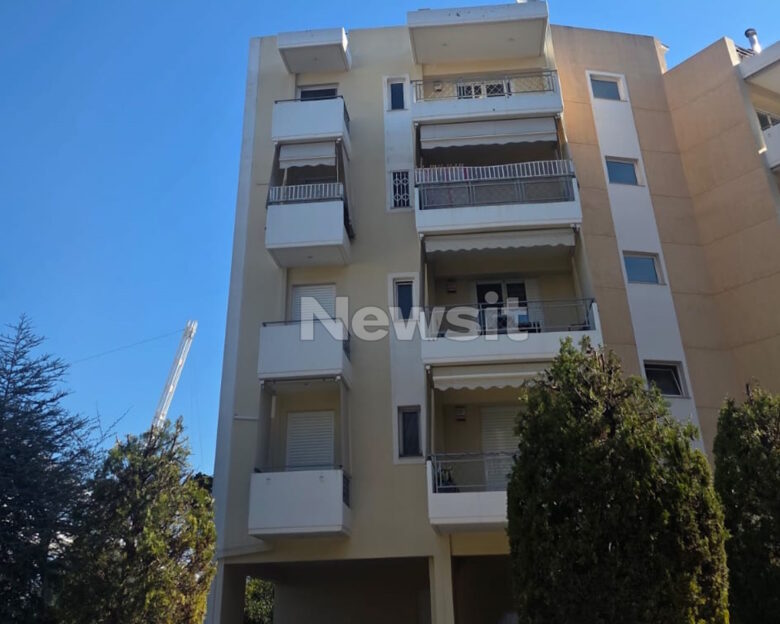 Η πολυκατοικία στο Μαρούσι