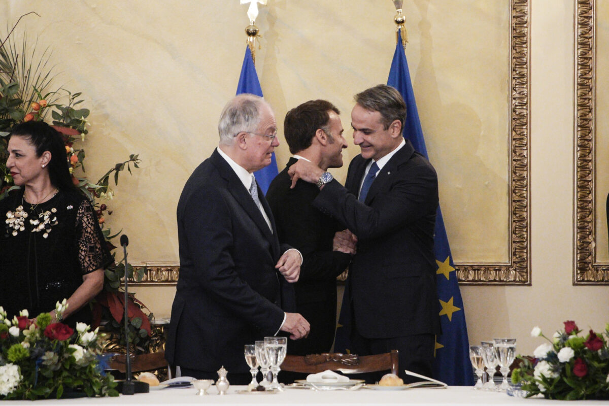 Μακρόν: Ελλάδα και Γαλλία σκέφτονται πάντα πέρα από τον εαυτό τους μέσα στην παγκόσμια αταξία