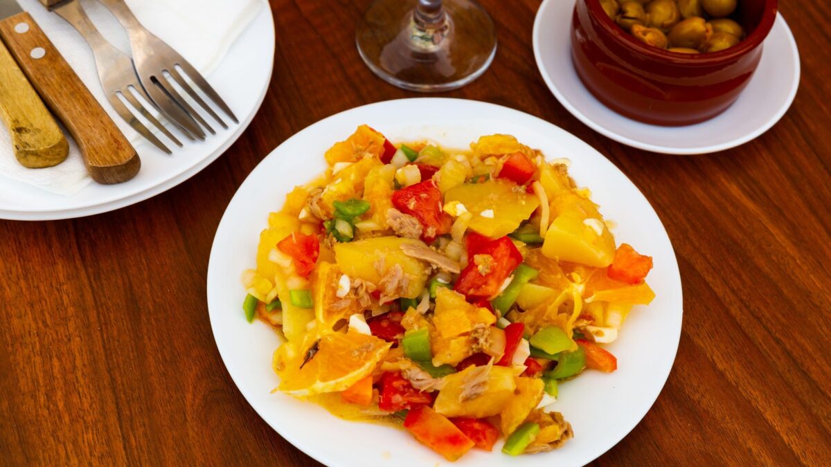 cuisine spanish salad with cod and potato