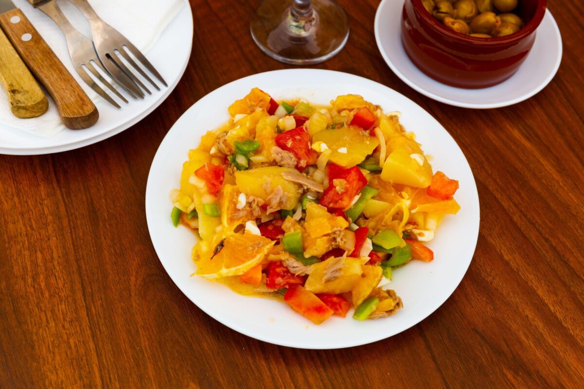 cuisine spanish salad with cod and potato