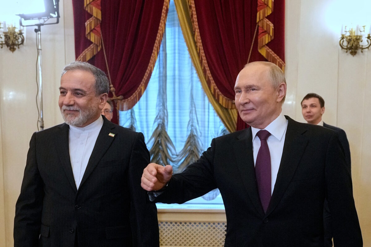 Πούτιν σε Αραγτσί: Η Ρωσία θα κάνει το παν για τα συμφέροντα του Ιράν και για την ειρήνη στη Μέση Ανατολή