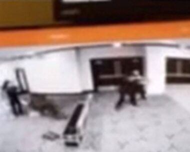 Πυροβολισμοί στο Δείπνο των Ανταποκριτών