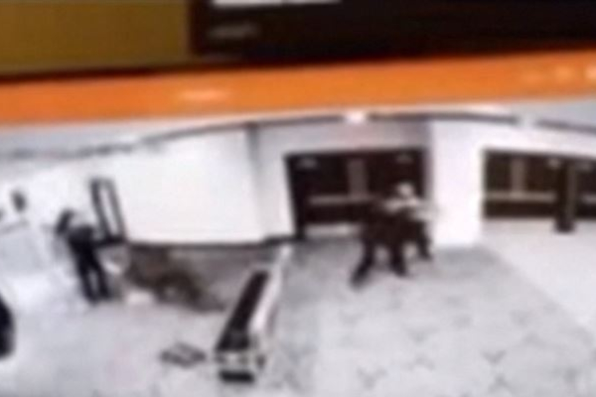 Η Washington Post αναλύει το βίντεο πυροβολισμών στο δείπνο των ανταποκριτών: Δεν φαίνεται να πυροβολεί ο Αλεν Κόουλ